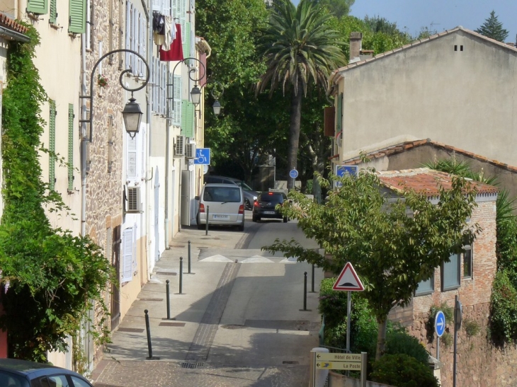 Rue du village - Pierrefeu-du-Var