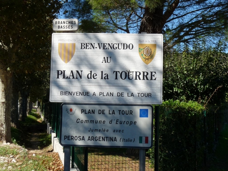 A l'entrée du village  - Plan-de-la-Tour