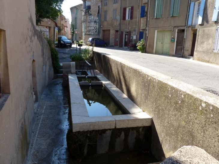 La vielle fontaine - Pourcieux