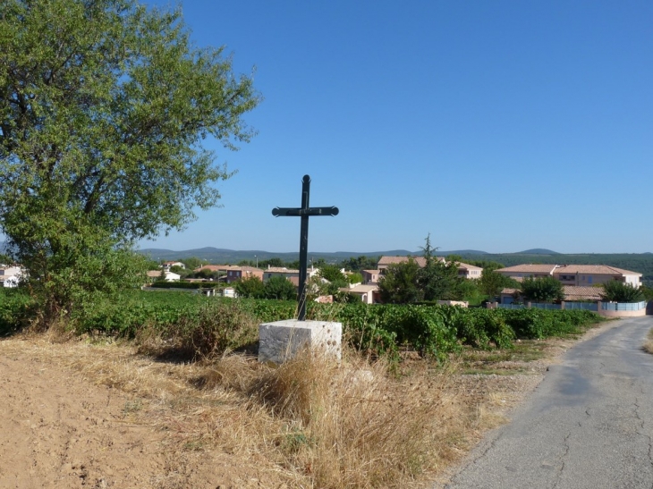 A l'entrée du village  - Pourcieux