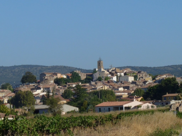 L'arrivée au village - Pourrières