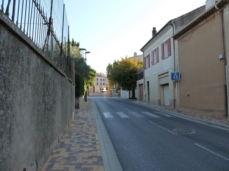 La grand rue - Pourrières