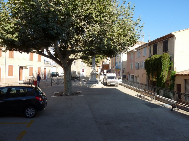 Place Jules Michel - Pourrières