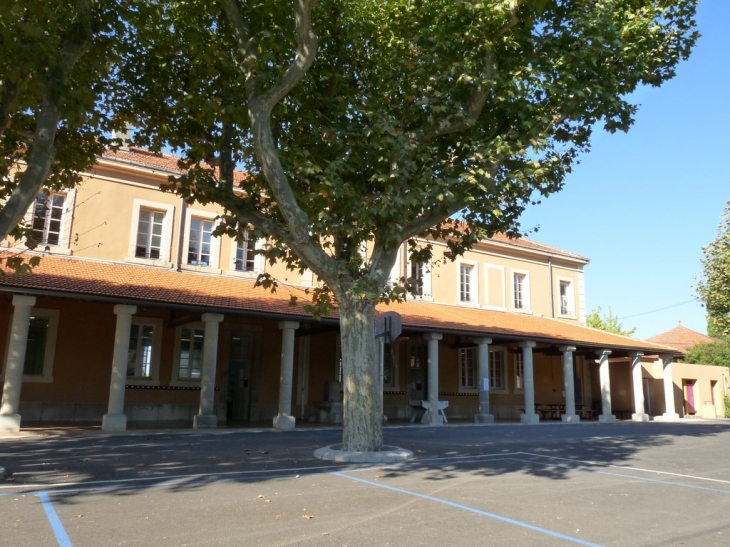 L'école communale - Pourrières