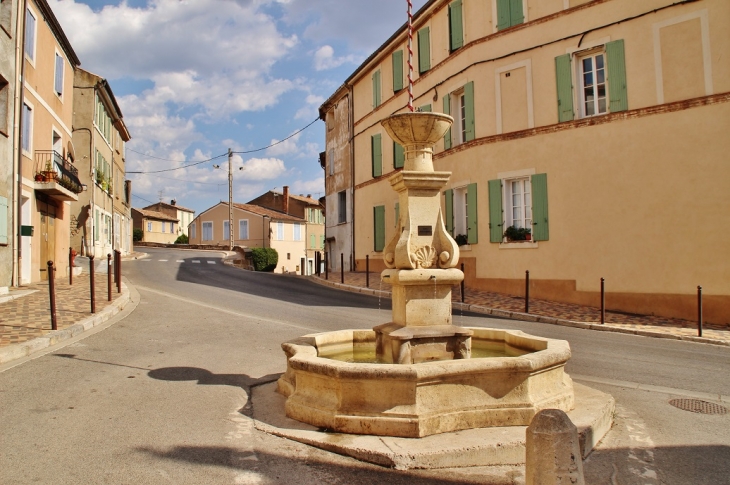 Fontaine - Pourrières