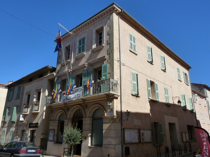 L'hotel de ville - Puget-Ville