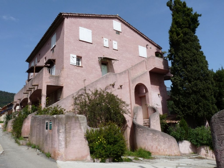 Dans le village - Rayol-Canadel-sur-Mer