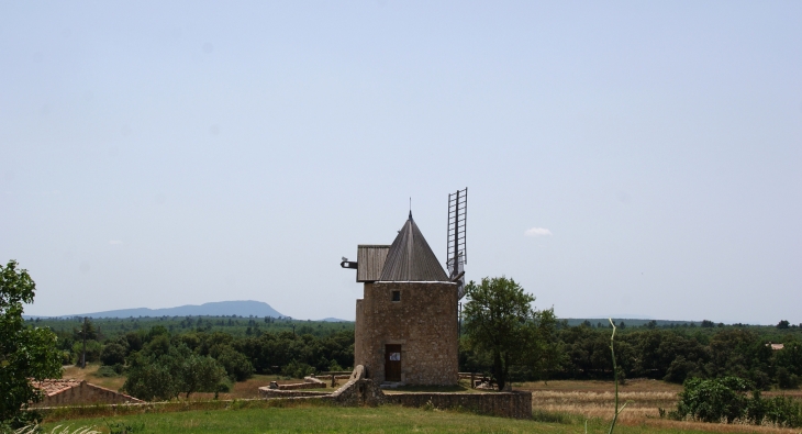   Les Moulins de Régusse