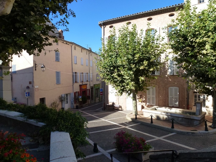 Roquebrune sur argens - Une vue du haut - Roquebrune-sur-Argens