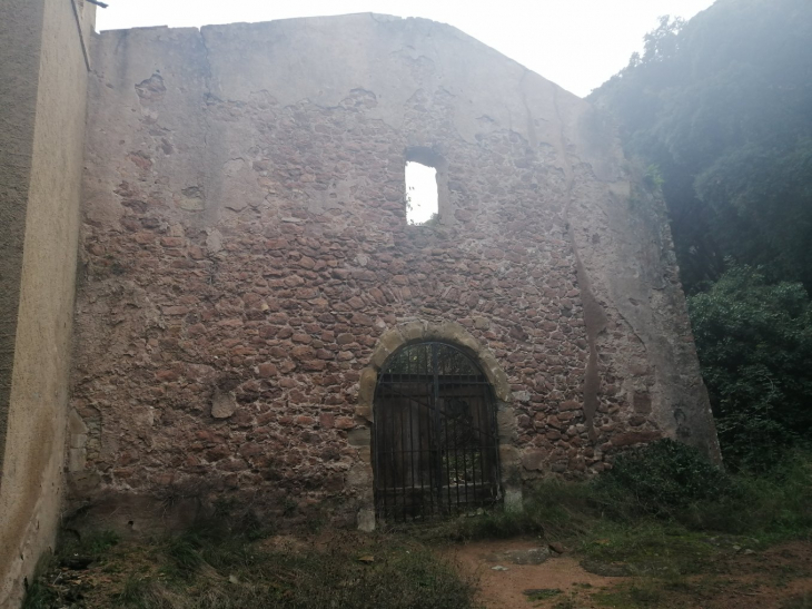 Quelque part perdu dans le rocher de Roquebrune sur Argens - Roquebrune-sur-Argens