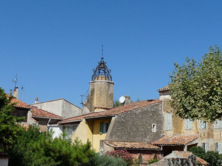 Le village et la tour de l'horloge - Rougiers