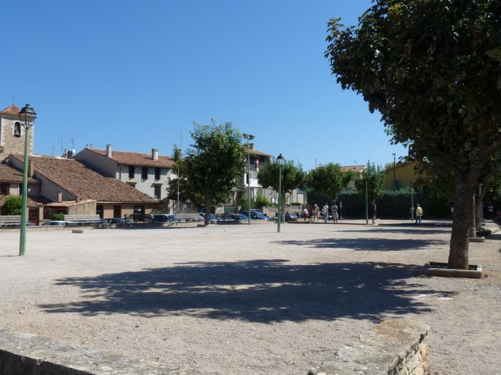 La place des boules - Rougiers