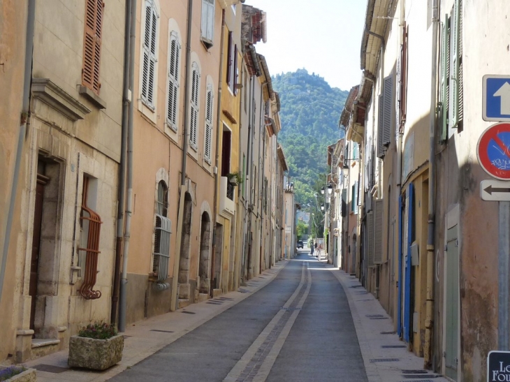 La rue Saint Anne - Rougiers