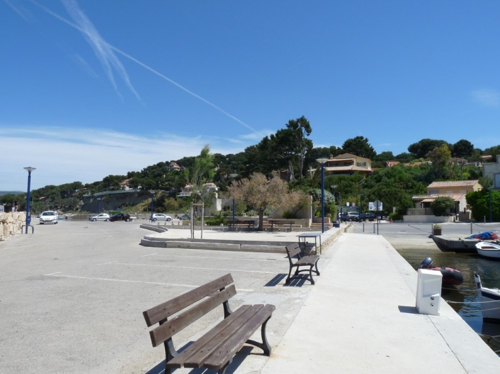 Le port de la Madrague - Saint-Cyr-sur-Mer