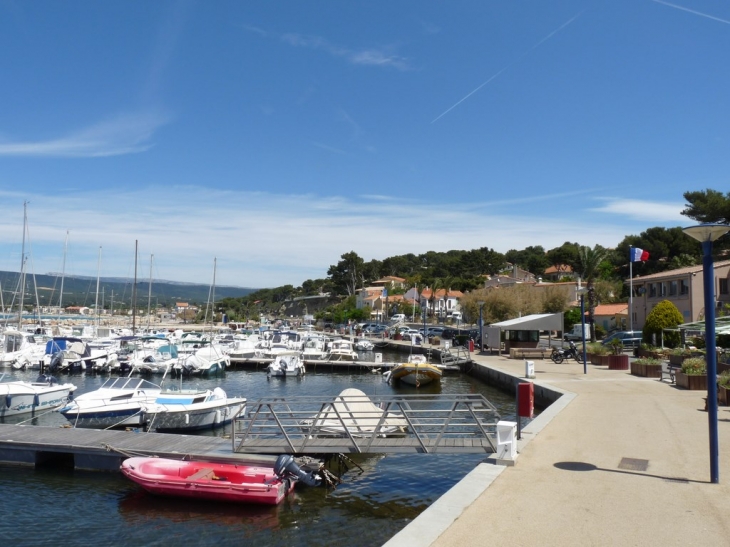 Le port de la Madrague - Saint-Cyr-sur-Mer