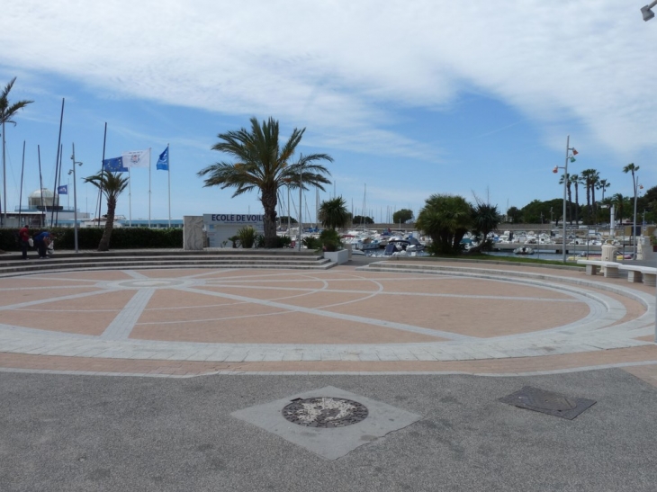 Sur le port des Lecques - Saint-Cyr-sur-Mer