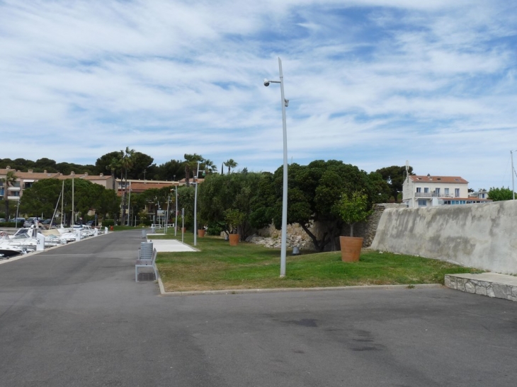 Sur le port des Lecques - Saint-Cyr-sur-Mer