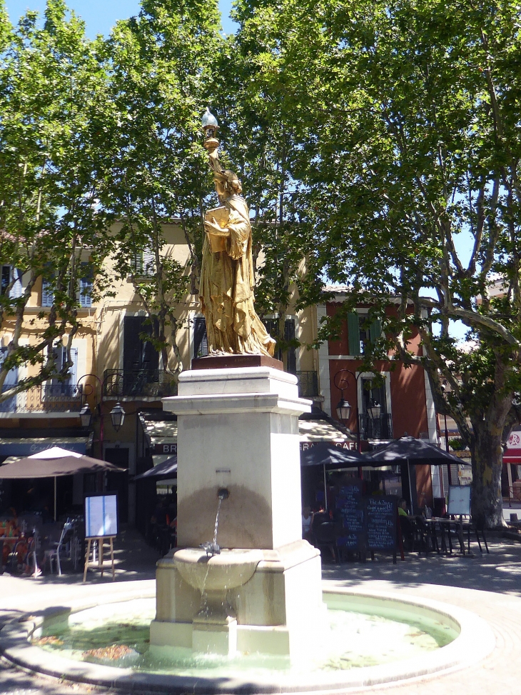 Fontaine de la statue de la Liberté - Saint-Cyr-sur-Mer