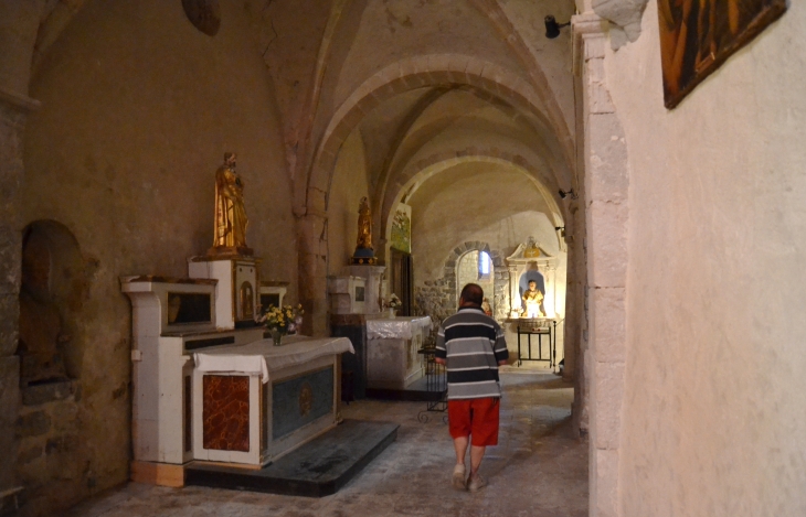 &Eglise Romane en parties du  6 Em / 12 Em / 13 Em /16 Em Siècle - Saint-Julien