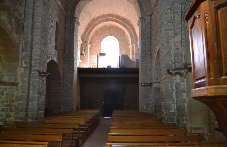 &Eglise Romane en parties du  6 Em / 12 Em / 13 Em /16 Em Siècle - Saint-Julien