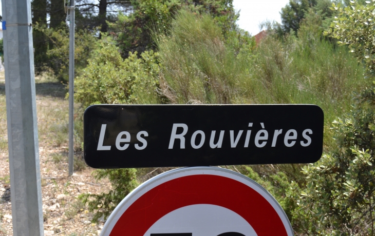 Les Rouviéres hameau de Saint-Julien de Montagnier