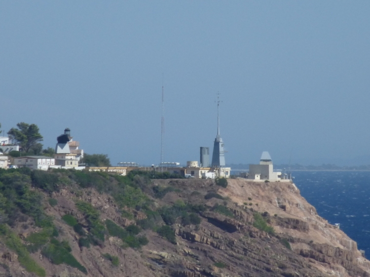 Sur le sentier du littoral, vue sur le Cap Cépet - Saint-Mandrier-sur-Mer