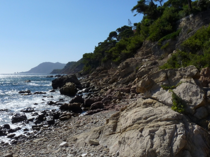 Le sentier du littoral vers la Coudoulière - Saint-Mandrier-sur-Mer