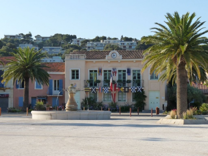 La mairie - Saint-Mandrier-sur-Mer