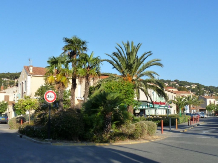 Dans le village - Saint-Mandrier-sur-Mer