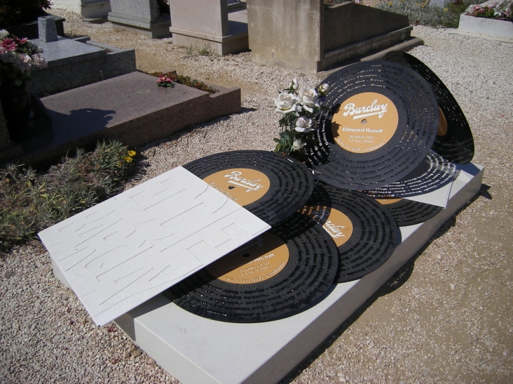 Tombe de Eddy Barclay - cimetière St Tropez - Saint-Tropez