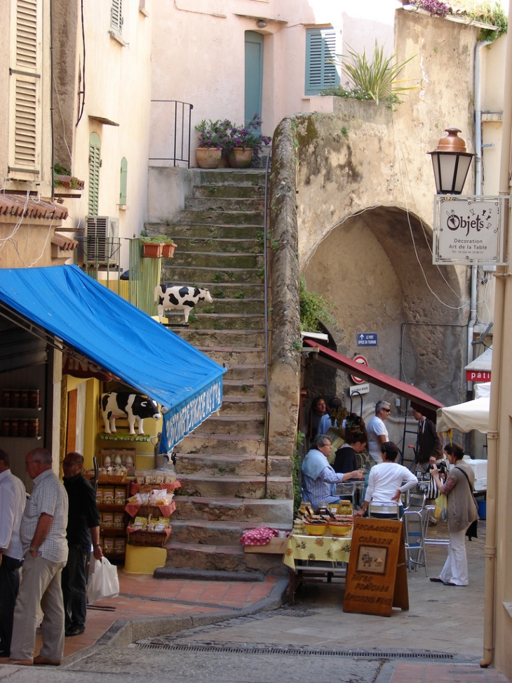 Dans les Rues de la Ville - Saint-Tropez