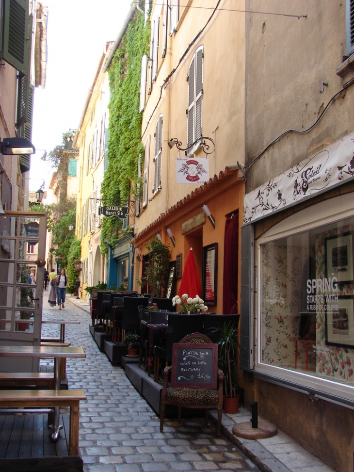 Dans les Rues de la Ville - Saint-Tropez