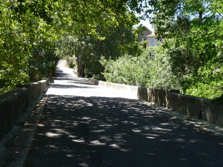 Chemin du pré de la Font - Sainte-Anastasie-sur-Issole