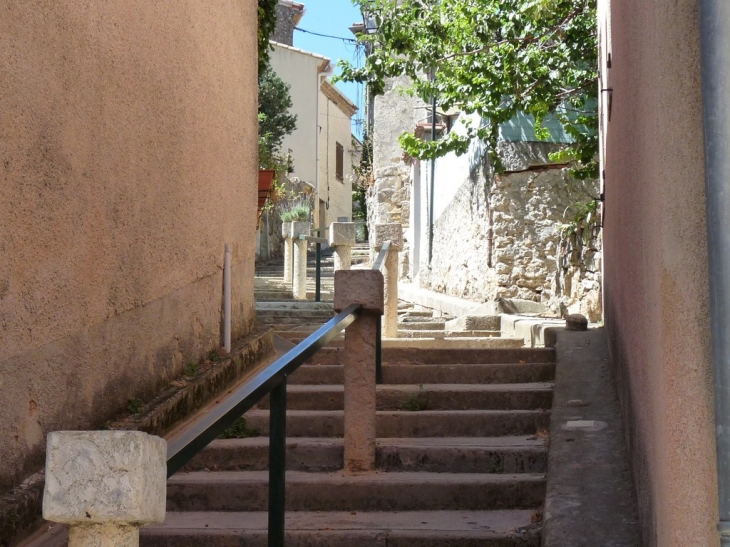 Rue F.Mistral - Sainte-Anastasie-sur-Issole