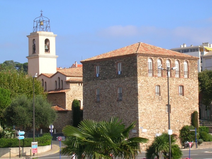 L'Eglise et la Tour Carrée - Sainte-Maxime