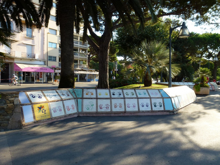 Sainte-Maxime - Les mains