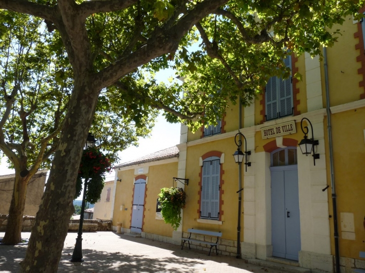 La mairie - Seillons-Source-d'Argens