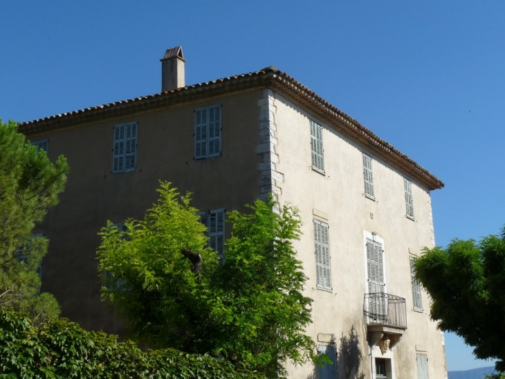 Le chateau - Seillons-Source-d'Argens