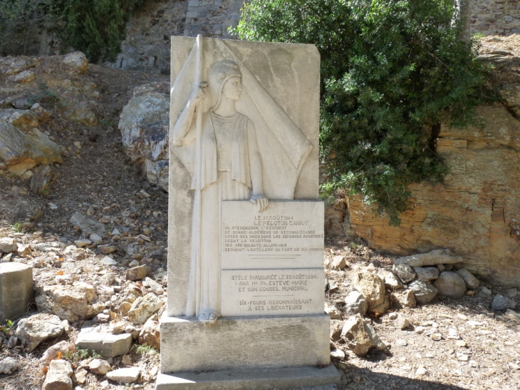 Autour de la La collégiale Saint Pierre - Six-Fours-les-Plages