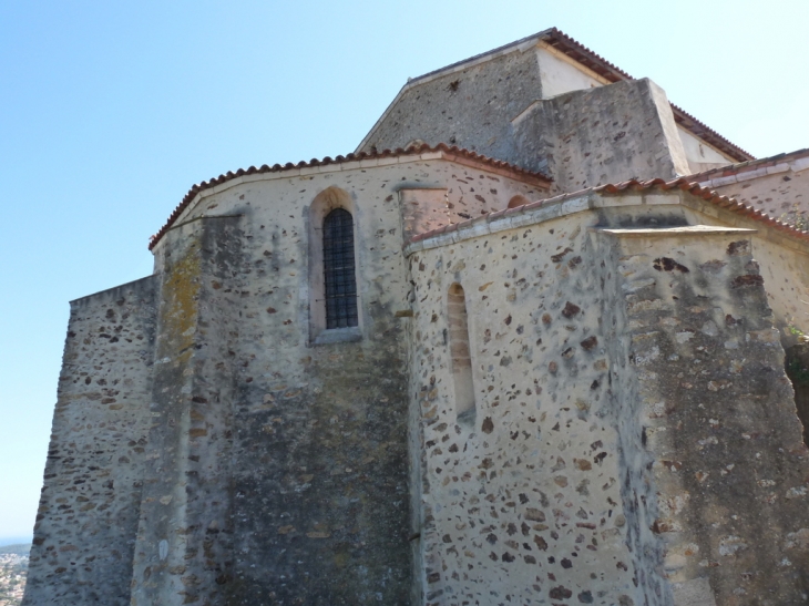 Autour de la La collégiale Saint Pierre - Six-Fours-les-Plages