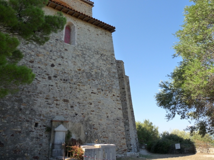 Autour de la La collégiale Saint Pierre - Six-Fours-les-Plages