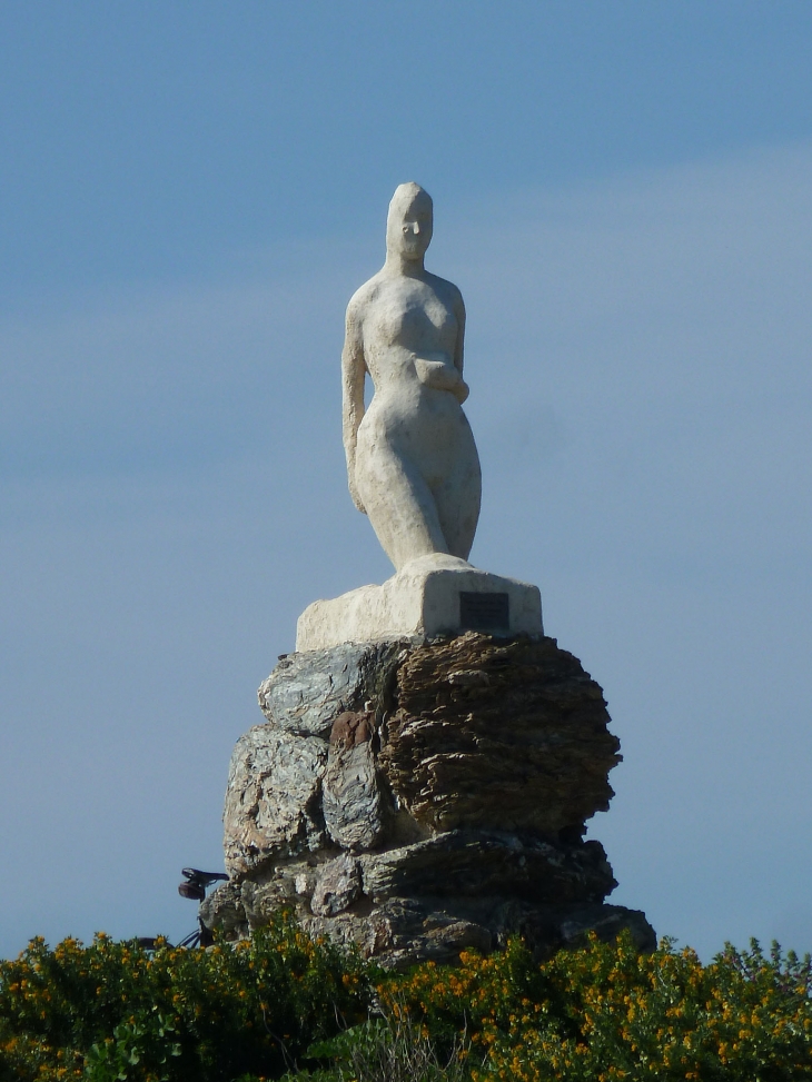 Statue sur la plage - Six-Fours-les-Plages