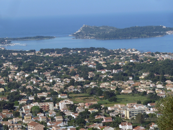 La-ville et les îles d'Embiez -vues-du-fort - Six-Fours-les-Plages