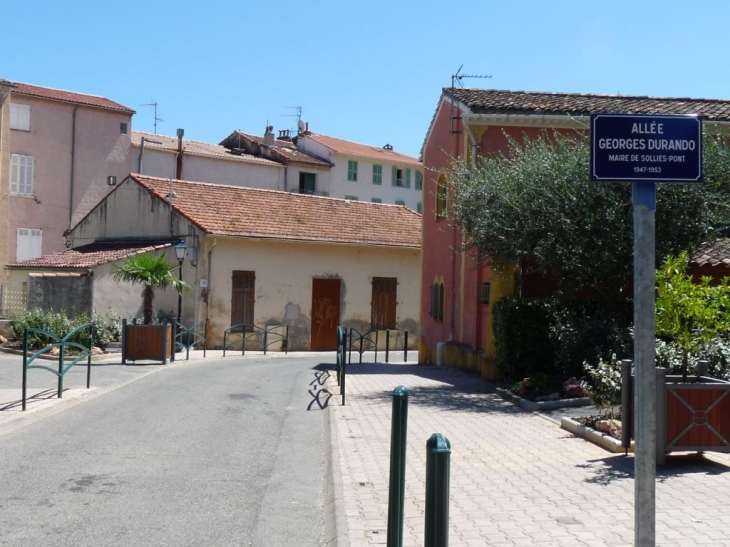 Dans le village - Solliès-Pont