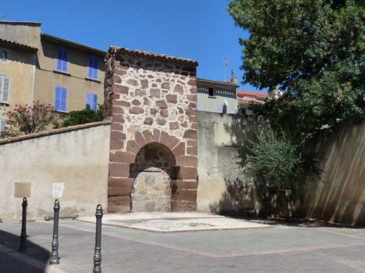 Place Victor Condroyer - Solliès-Pont