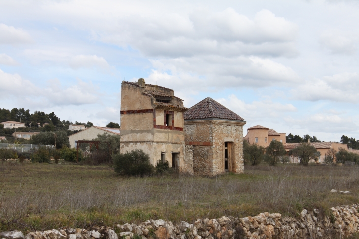 Pigeonnier Provençal - Tavernes