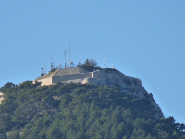 Au sommet du Faron , le fort CDT DUCING - Toulon