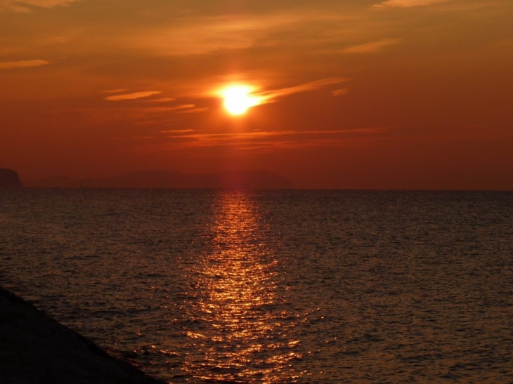 Lever de soleil sur la pointe de Carqueranne - Toulon