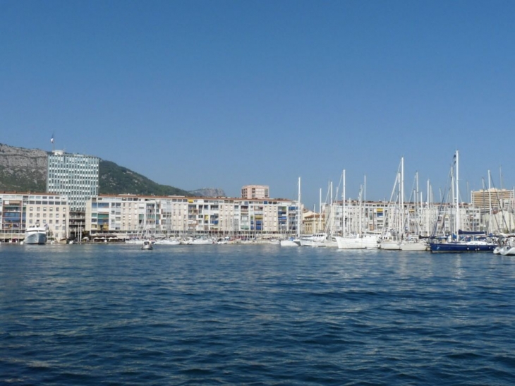 La darse vieille et l'hotel de ville - Toulon