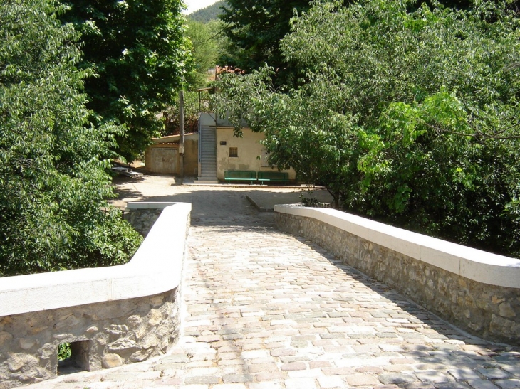 La place Louis Charry, le pont sur le LAS - Toulon